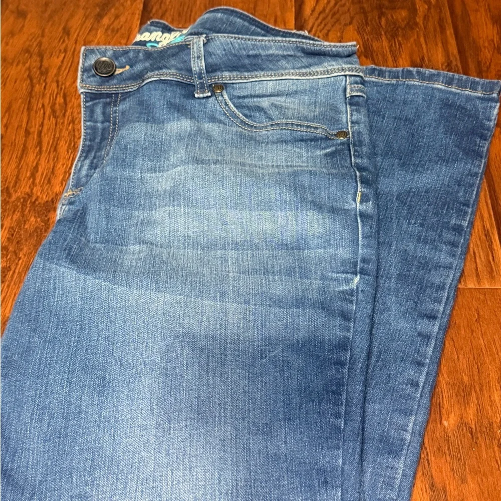 Wrangler Denim Jeans with Teal Accent - Boot Cut - Picture 5 of 6